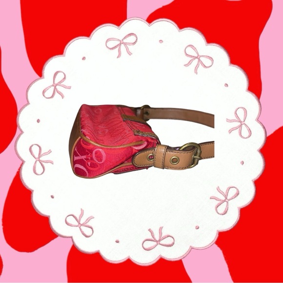 2000s xoxo purse 💋 - Picture 6 of 10